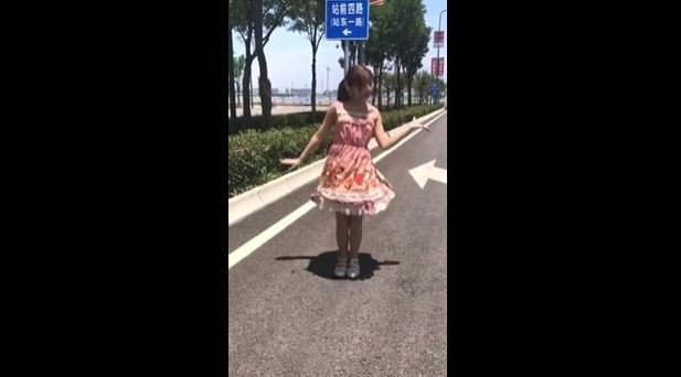 全裸宅舞拉二胡！前SAKURA-48成员浆果儿真多才多艺
