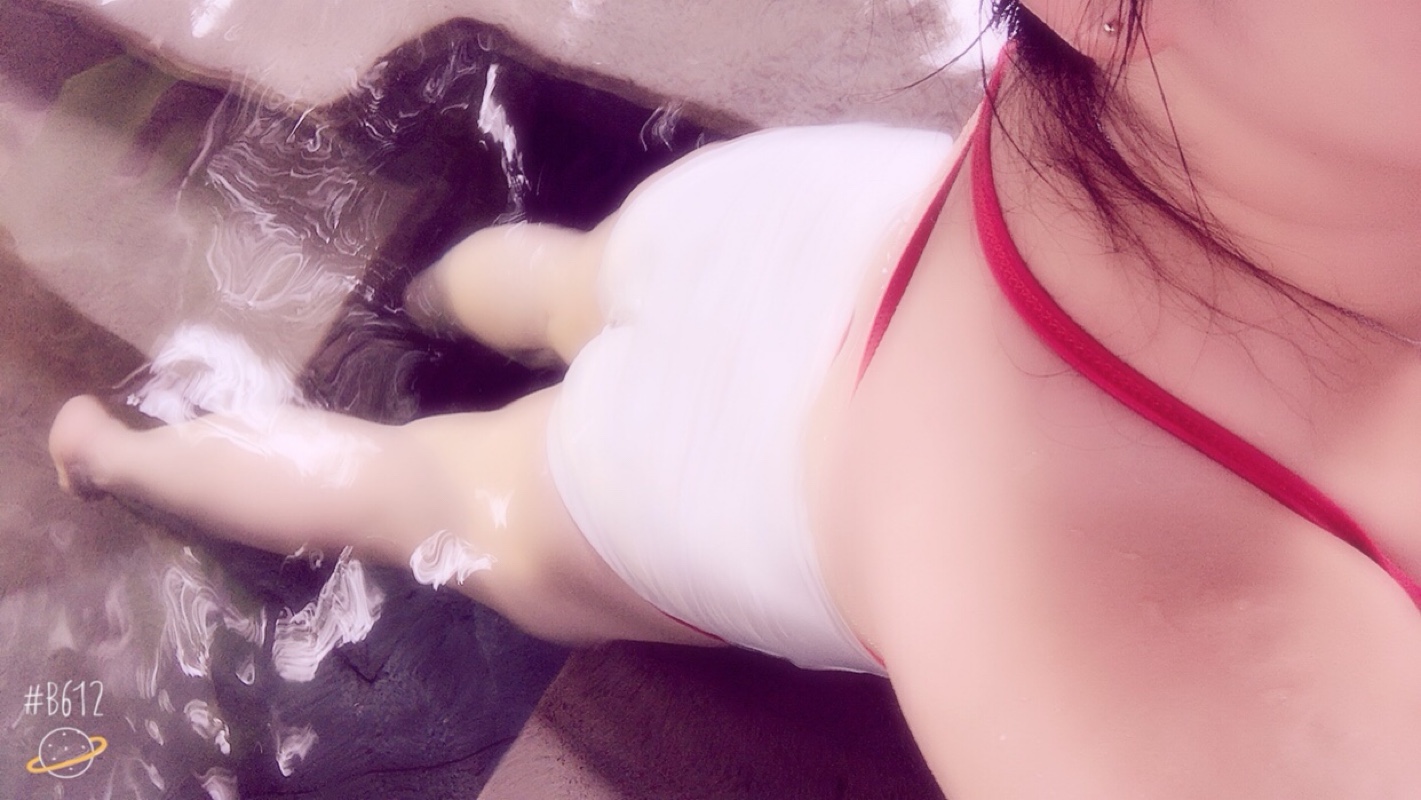 穿上胸都勒平了
